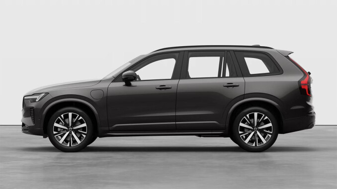 Volvo XC90 2.0 B5P Plus Edition Dark 5dr AWD Geartronic Petrol Estate - Image 2